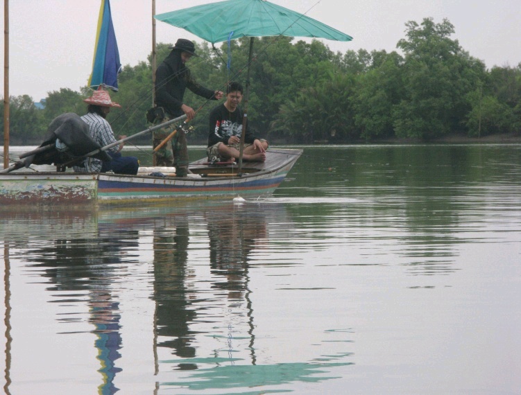 ด้านขวาก็งัดเอา งัดเอา เยอะจริงๆ ปลาแม่น้ำบางประกง :cheer: :cheer: :cheer: