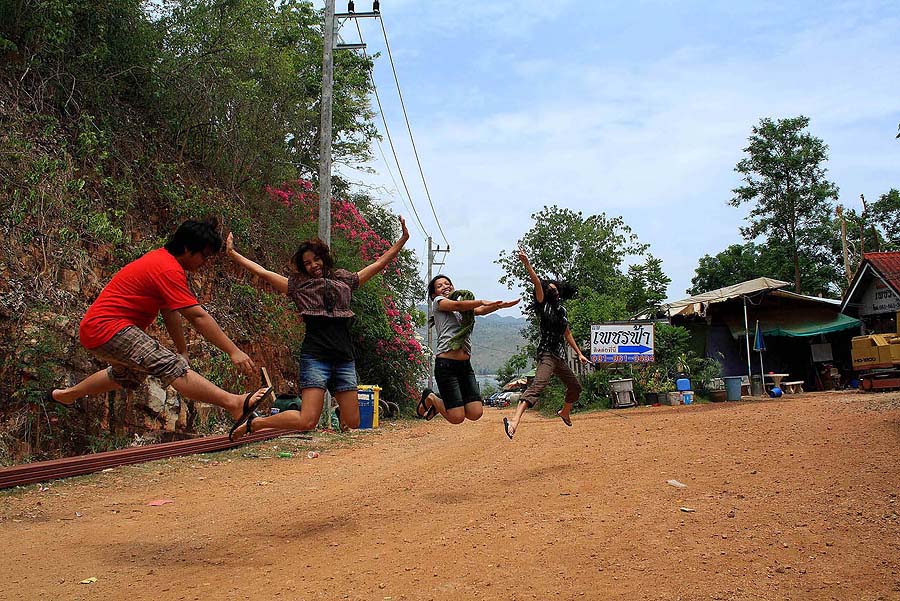 ระยอง - เพชรฟ้า  โอ้ลั้นลา...