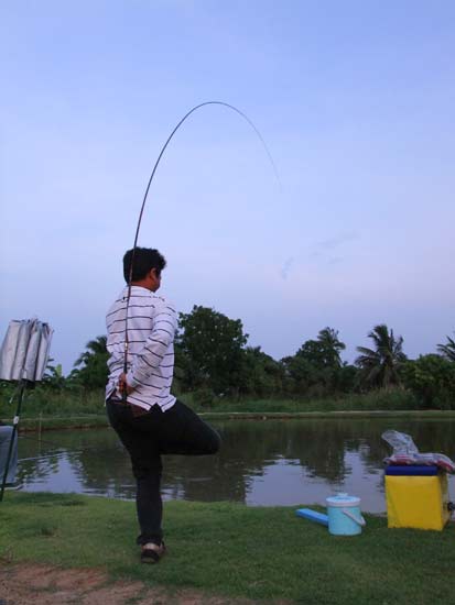 ท่านี้ชื่อว่า "ท่าจะบ้า" คร้าบบบบบบ