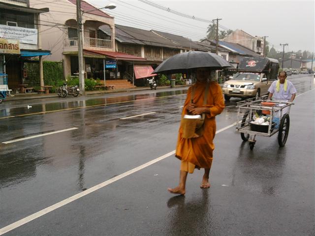 ฝนยังตกหนักอยู่เลย :love: :love: :love:
