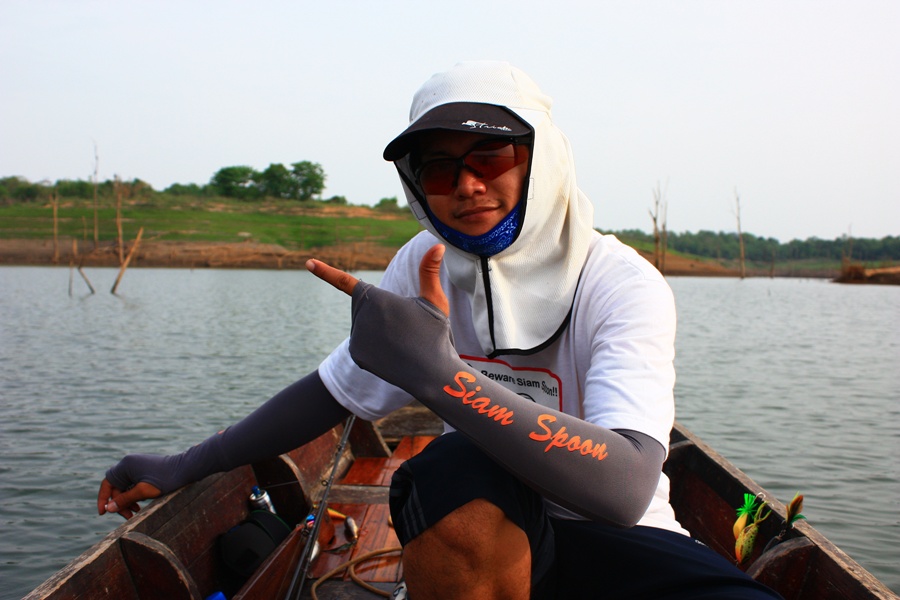 น้าเอ๊ะกำลังรอปลาตัวแรกกันอยู่ครับ :grin: