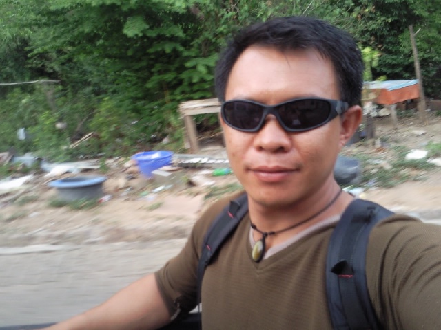 แต่ไม่มีสักคันครับ

ก้มีชาวบ้านให้