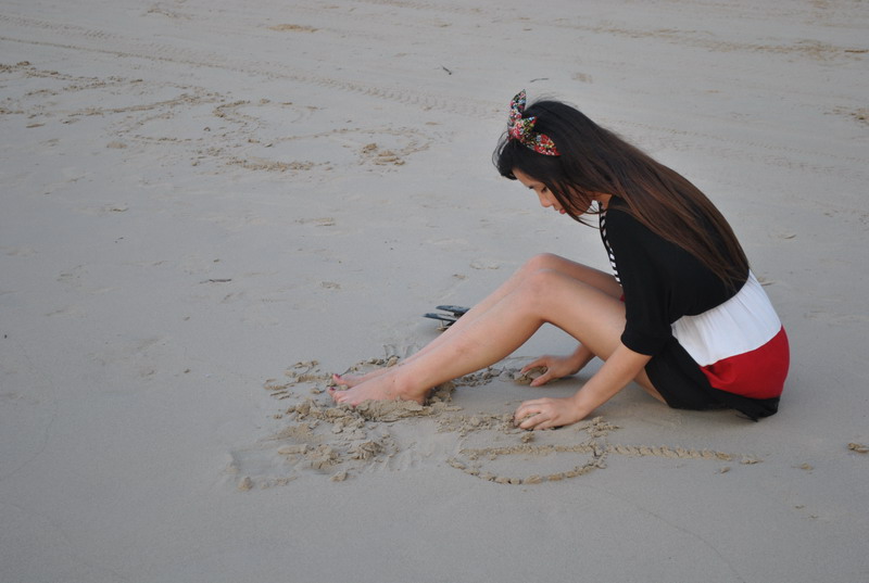 งืมๆ หาดทราย................ :spineyes: