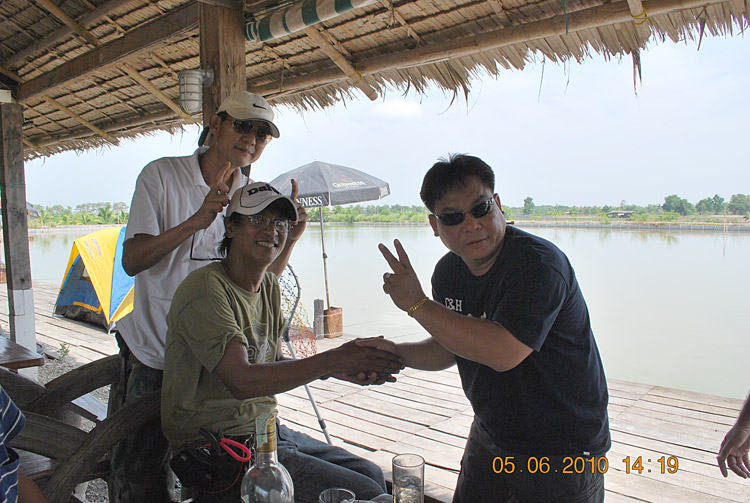 น้าไร...น้านัท...น้า บางลี่.... :smile: :smile: :smile: