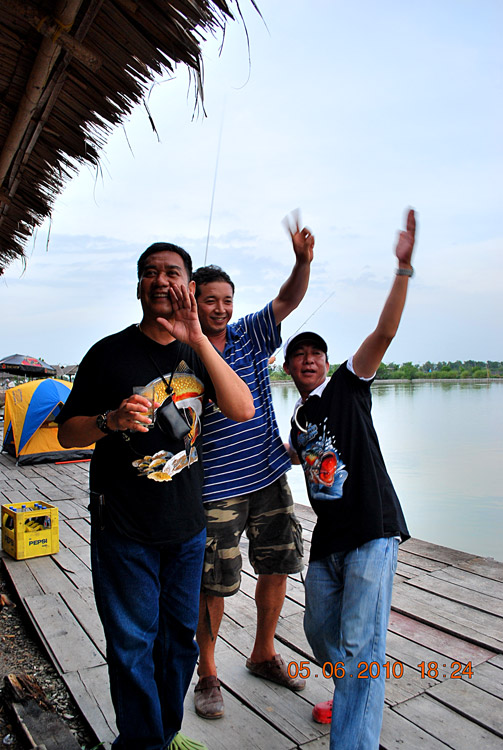 party   เริ่มแล้ว  :grin: :grin: :grin: