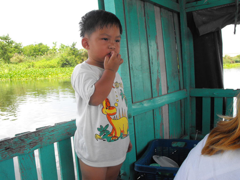 น้องเบสไม่ใส่กางเกง (ไม่รู้คิดอะไรอยู่)