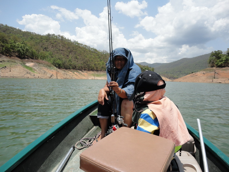 หลังจาก ขนข้าวของ และส่งเพื่อนขึ้นเรือใหญ่ไปก่อน พวกเราก็ตามไป