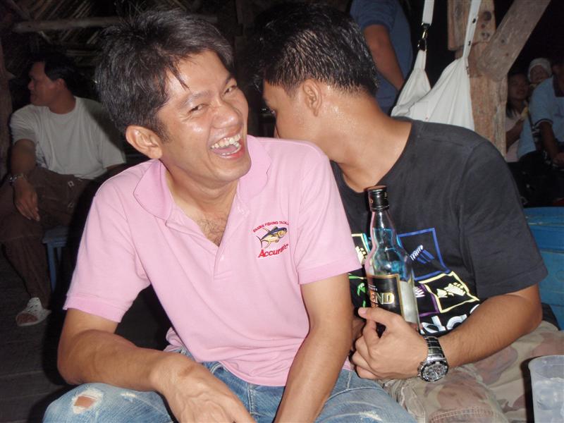 [q][i]อ้างถึง: yaijeans posted: 11-06-2553, 06:21:10[/i]

เอ....เช้านี้ น้าโนท  ไปไหนน๊า...... ปกต