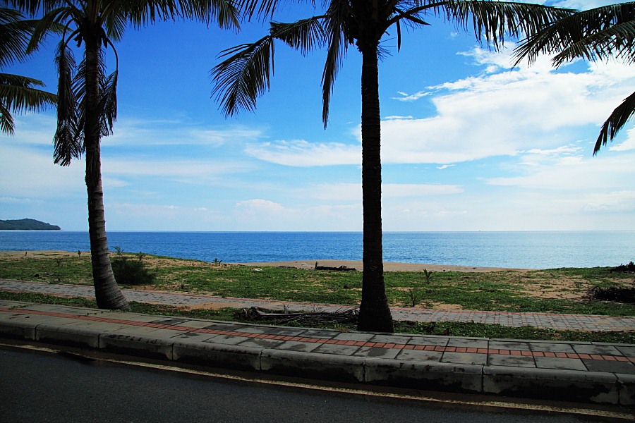 ฝากรูปให้ดูครับ
หาดยาว11กิโลเมตร สา