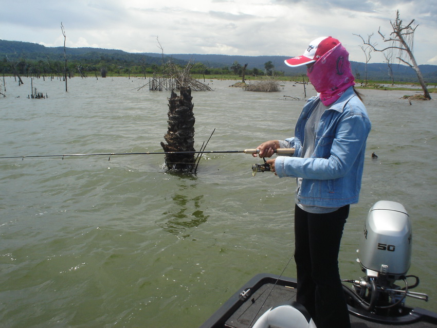 เดินหน้าขยับเรือมาอีกหน่อย  จอดปุ๊บ ตีเลย   :cheer:
+++++++++++++++++++

 [q]+1 ตามชมครับน้าไก่ชน