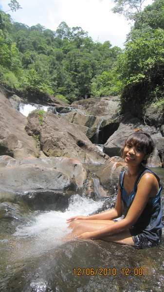 แช่น้ำซักหน่อย คลายร้อนไปได้เยอะเชียว  :smile: :smile: :smile: