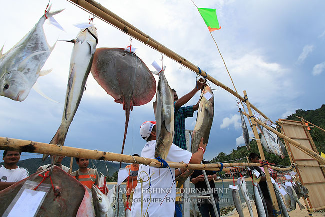                 ๏  เมื่อนั้น                พระสังข์ได้สมปราถนา 
จึงตั้งสัตย์อธิษฐานด้วยวาจา       