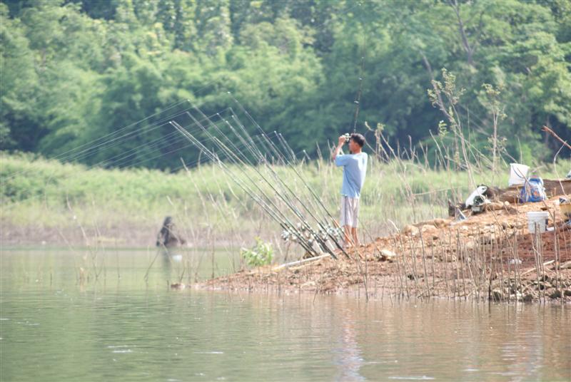 เข้าด้านในเจอมือหน้าดินกำลังวัดเรย...... :love: :love: :love:


