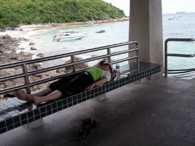 [q][i]อ้างถึง: ลุงเลิศ posted: 22-06-2553, 16:42:50[/i]

ตามไปอาบแดดเกาะล้านด้วยคนครับ[/q]

ยินด