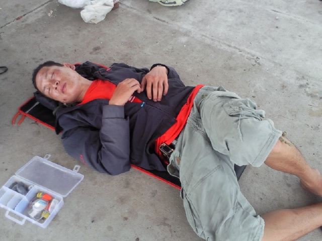 ส่วนคนนี้ยอมแล้วคับ

ไม่ได้แกล้งหลับนะคับ

เรื่องจริงผ่านจอ

 :laughing: :laughing: :laughing:
