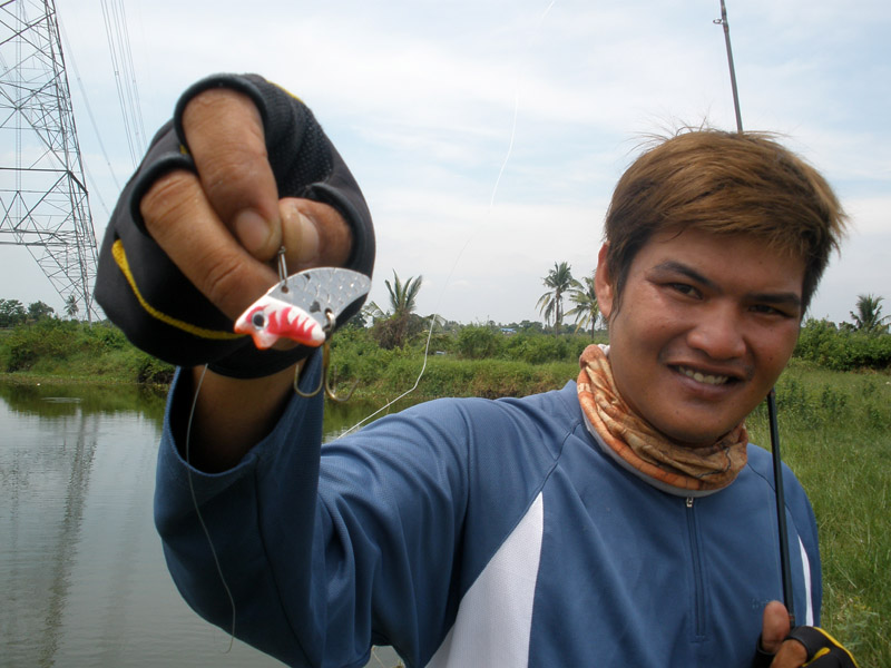 ลากขึ้นมา หลุด !
ง้างจ้า คราวหน้าต้องเปลี่ยนดีคอย :laughing:
