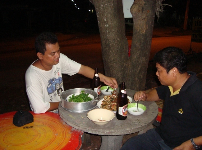 ไปกัน 2 คนก็กินกัน 2 คน  ... ( ไม่มีใครว่าง มากินด้วยเลย... )
 :grin: :grin: :grin: :grin: :grin: :