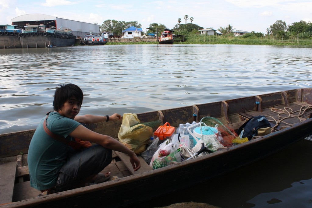 อยากตกปลาและ ขนสัมภาระขึ้นเรือครับ