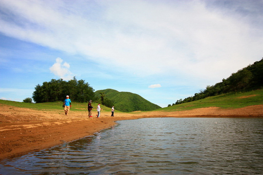 เอาตัวให้รอดกันนะคร้าบบบบบบ น้าเอ ขู่  :laughing: :laughing: :laughing:
