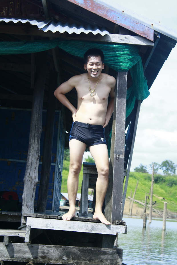 ยังมาทำหน้าทะลึ่งอีกวุ้ย หมอนี่  :laughing: :laughing: :laughing: :laughing: