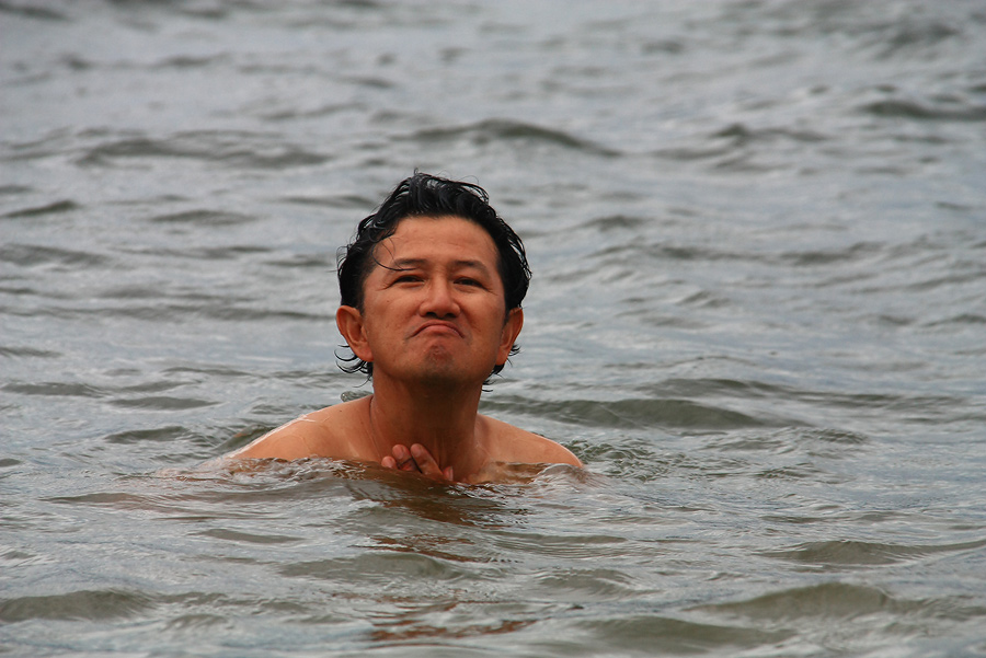 ดูดู๊....น้าโม่งมาว่าป๋าใส่ฟันปลอม...มีที่ไหน ฟันปลอม...
ป๋าอ๊อดใช้ฟันยาง ตะหาก
 :laughing: :laugh
