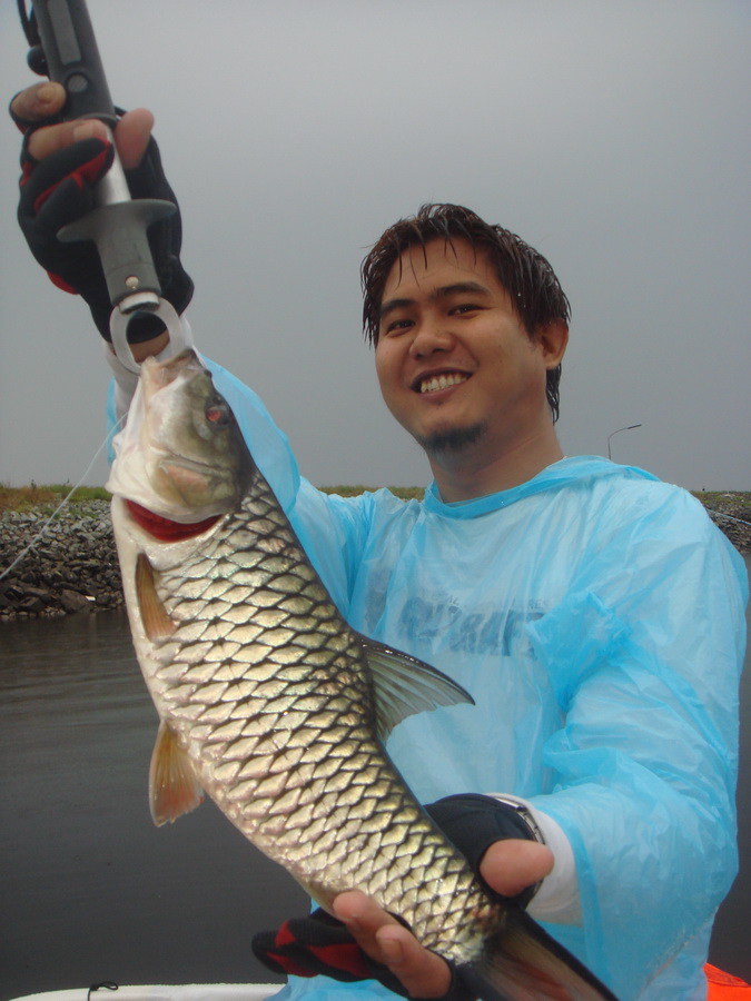 จัดไปอีกหน่วยครับ 5-2 เนื้อตัวเปียกไปหมดก็ไม่สนแล้วครับ :grin: