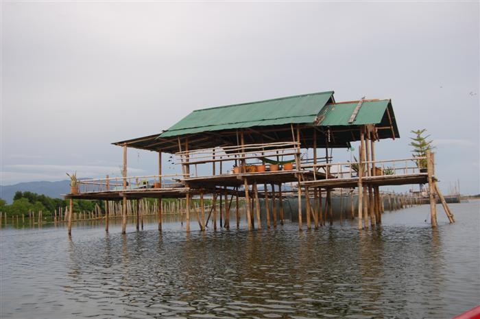 กระพงธรรมชาติ แหลมสิงห์ เมืองจันท์