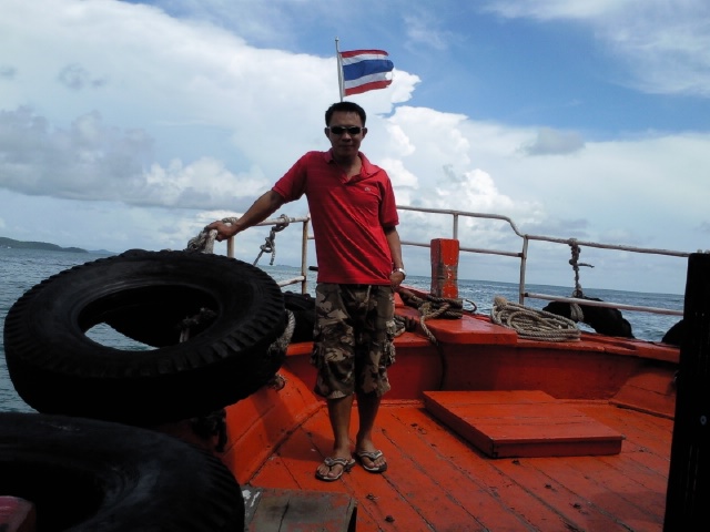 ยังไม่ถึงเกาะคับน้าๆ

 :cool: