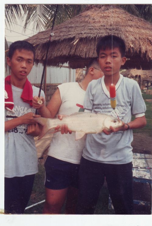    มาที่บึงใหญ่ครับ ก.ม 10.5 บางนา  รูปหลงมาเจอตอนหลังอีกเช่นกัน.... นี่ก็ถ่ายรูปหลบจังกลัวแม่เห็นหร