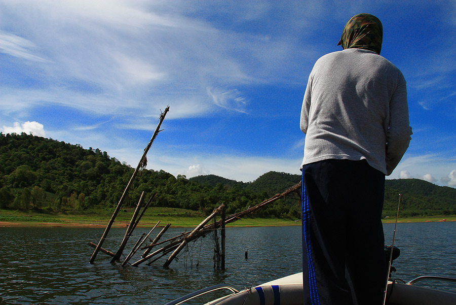 เป็นทหารบกไม่รุ่ง ก้อกลับมาเป็นทหารเรืออีกครั้ง

ตีเหยื่อซัดกันไปแถว ๆ กอมหาสนุก ป๋าอ๊อด ก้อโดนกัด