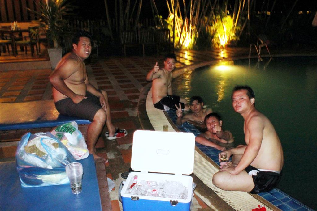 เพื่อนๆรอฉลอง ความสำเร็จ :grin: :grin: :grin: