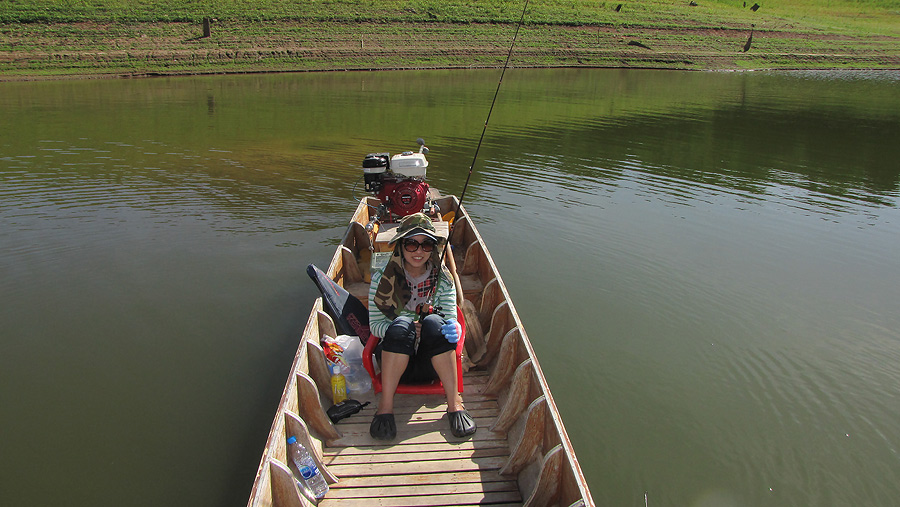 
    ลงไปนั่งยิ้มชอบใจอยู่ในเรือแล้ว..............เอ้าไปกัน

 :love: :love: :love: