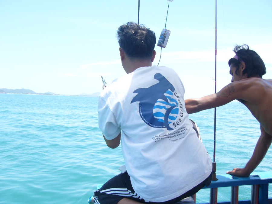 ผมปักคันไว้ท้ายเรือ โดนลากยาวๆอีกค