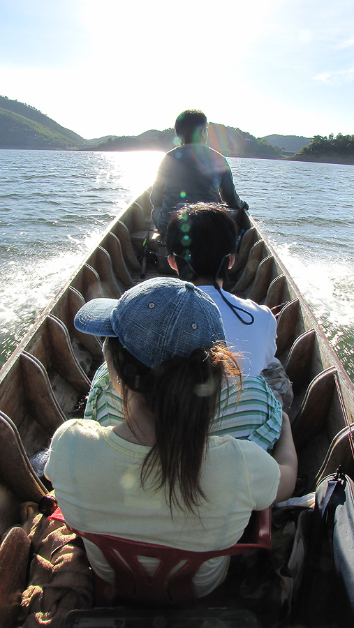 
     ตื่นแล้วครับ.........มาเริ่มกันต่อเลยครับ  นั่งเรือหาหมายสวยๆกันดีกว่า

 :cool: :cool: :coo
