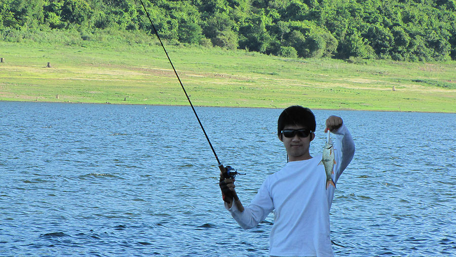 
    ไกลไปนิด.......ยกมาให้ดูแล้ว....เอามาใกล้ๆซิ.... :love: