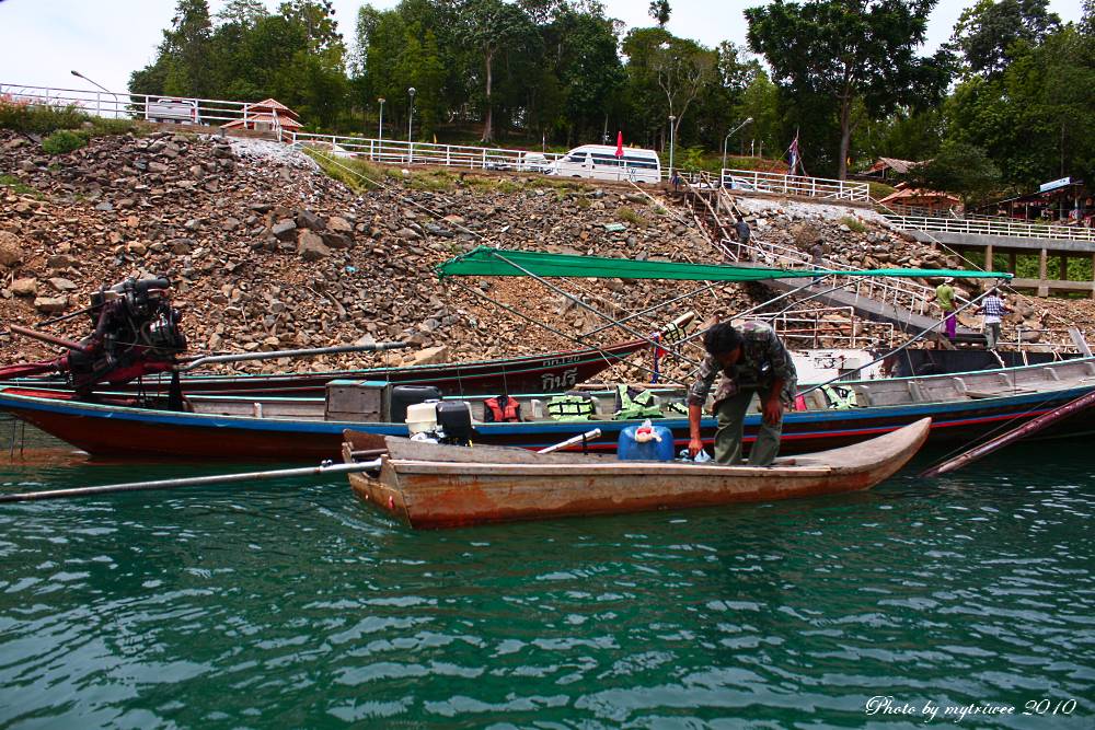 เรือเล็กๆแบบนี้เร็วสุดๆ :grin: