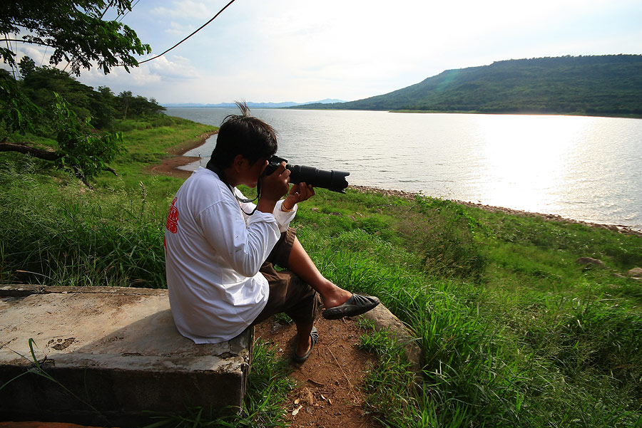 ท่านผู้จัดการทัวร์ ก้อส่อง 70-300 ไล่เจาะคนแห้วไปเรื่อยๆ
 :grin: :grin: :grin: