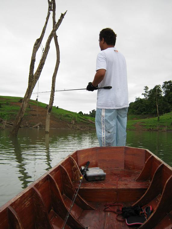 เพิ่งเคยลงเรือด้วยกัน ..... เยี่ยมครับขยันตี-ฮาๆ ขำๆ อีกต่างหาก
ชอบมากๆครับ :smile: