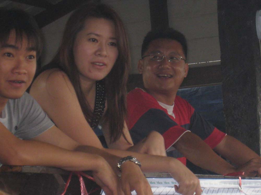เฮีย...ครับ...แข่งก็ไม่ได้แข่ง...มาดูพร�