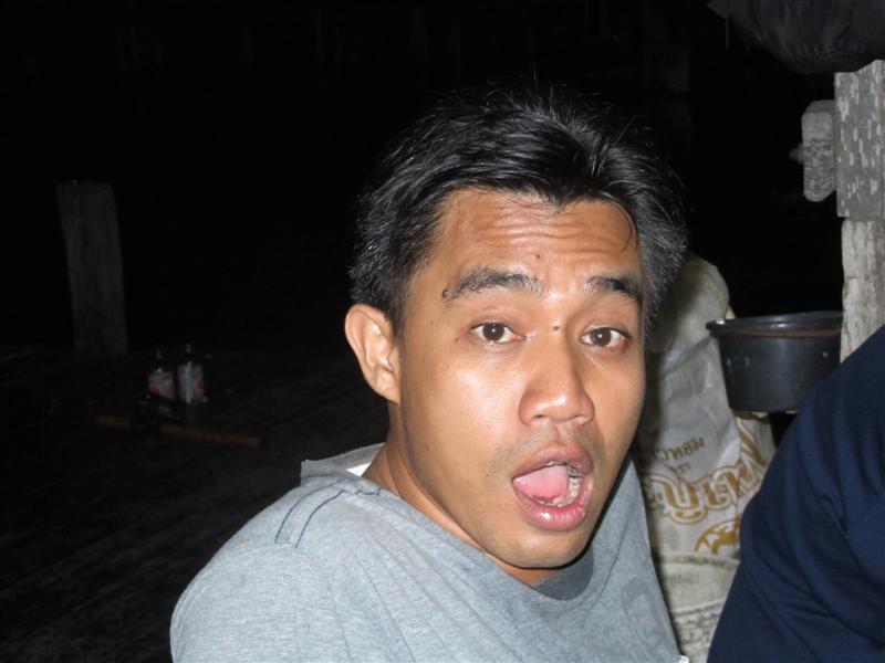 หา!!!   จาไปเจอตาอู๊ดที่เงานำ้เหรอ
 :ohh: :ohh: :ohh: :ohh: :ohh: :ohh: :ohh: