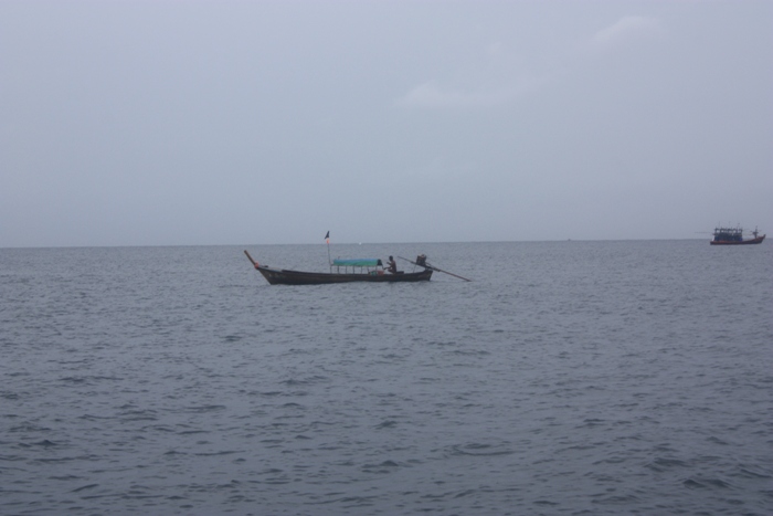 เรือประมงลำนี้  ออกมาลากอินทรีคับ