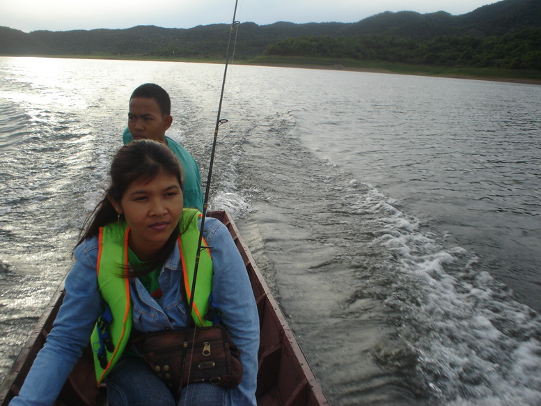 วันนี้ลงเรือกับ หวานใจ  แต่ขมตับ  :laughin