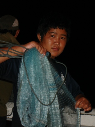 กลับมาดูตอนกลางคืนกันบ้าง มือแห รุ่นเล็ก
