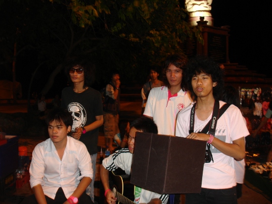 น้องมาเล่นดนตรี