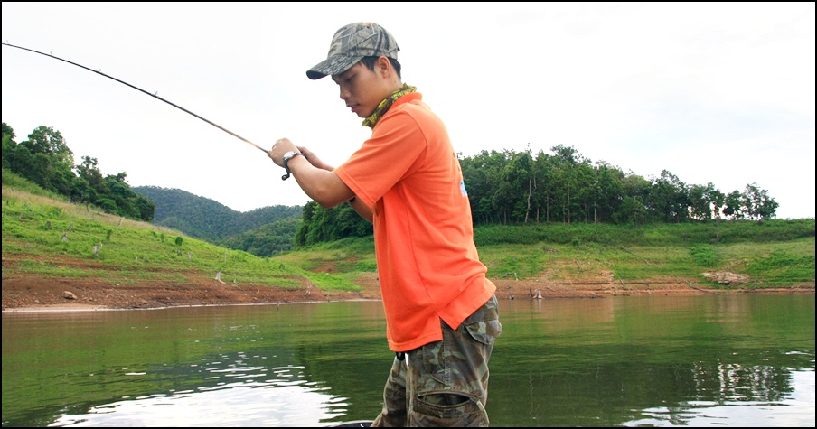 จอดเรือ คราวนี้  ผมขอก่อนมั้ง