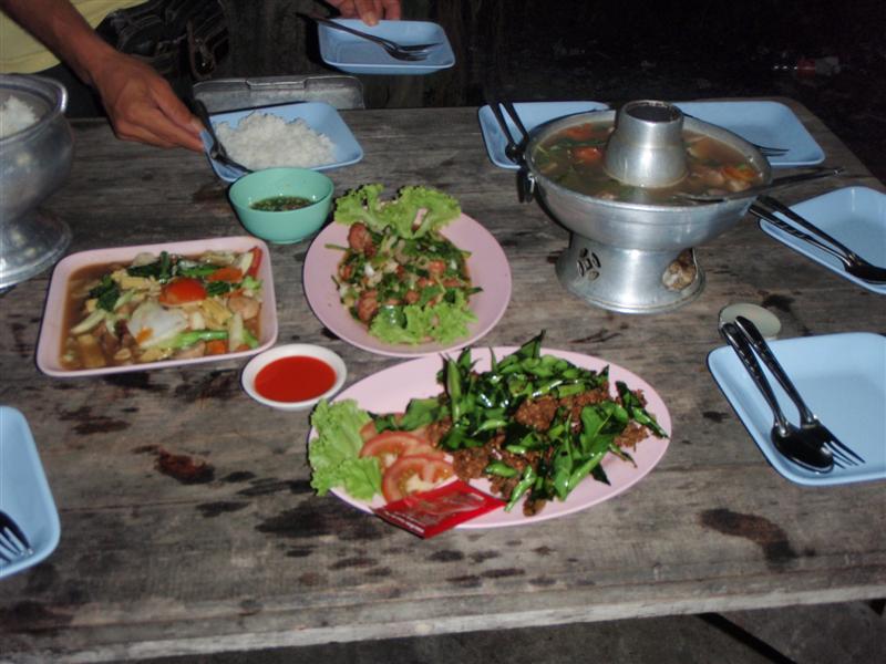 เติมพลังก่อนเริ่มงานนะครับ...อิ่มแล