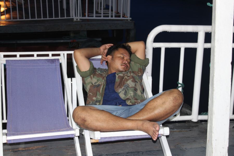 นี่ก็ทีมงานอีกคนครับ  หมายมั่นจะให้เป็นดาวรุ่ง  นั้นเป็นดาวร่วงไปซะแล้วครับ :laughing: :laughing: :l