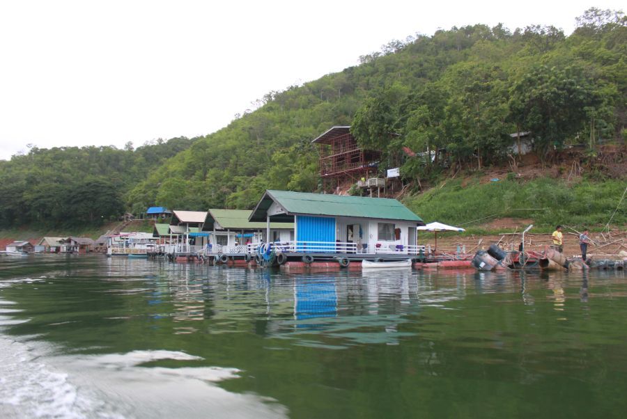 บรรยากาศที่แพระหว่างออกเรือครับ :cheer: :cheer: :cheer: :cheer: :cheer:

สวัสดีครับน้า Tongsook ขอ