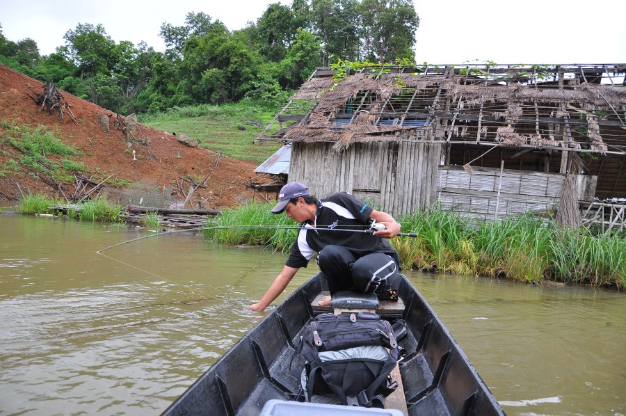 แก้ไขสถานะการณ์เอง 

ช่วยเหลือตัวเองนะพี่ ผมจะถ่ายรูปให้ 