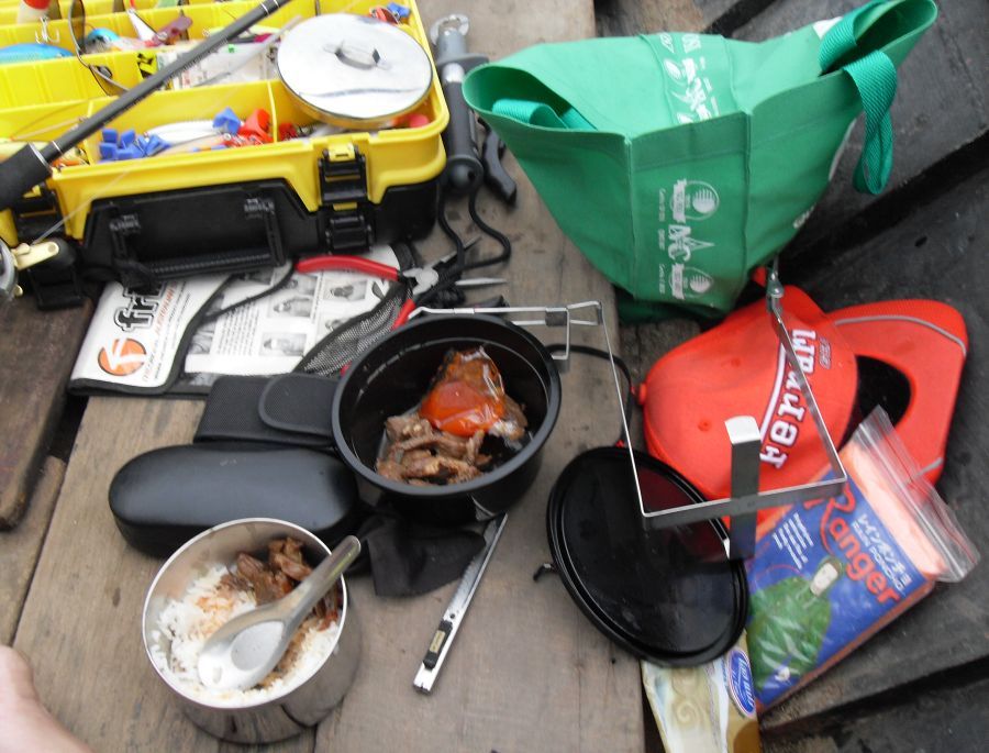 มื้อเด็ดบนเรือครับ :umh: :umh: :umh: :umh: :umh: